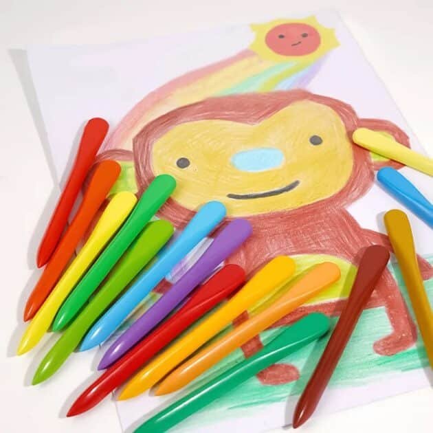 Plastic Crayons Set 12 Vibrant Colours - Image 10